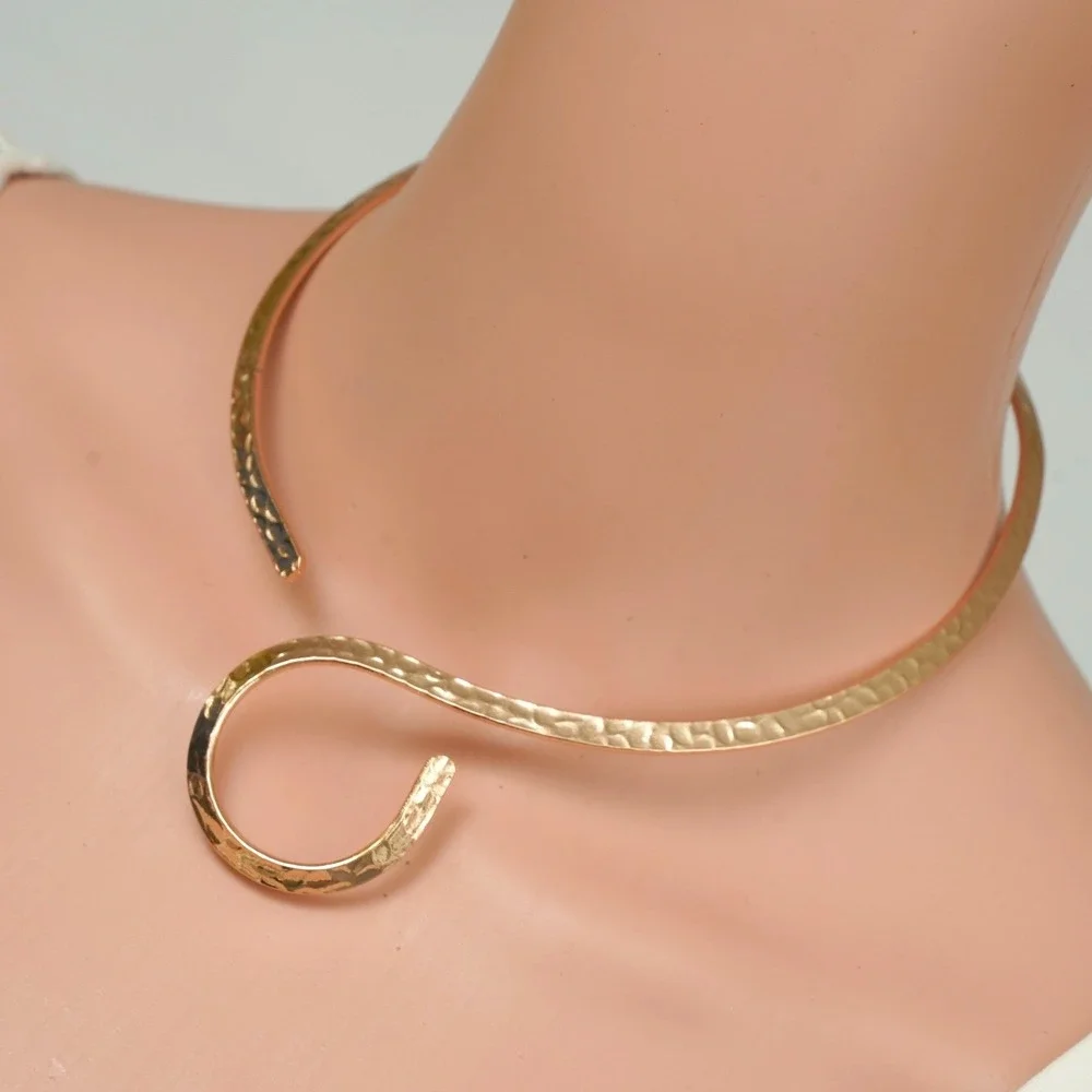 Hammered‎ Gold Tone Sculptural Open Collar Swirl Choker Statement Necklace